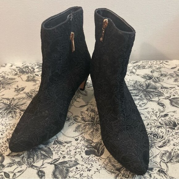 NANETTE LEPORE Sz 6 Kady Lace Upper Zipper Closure Kitten Heel Booties - Picture 1 of 11